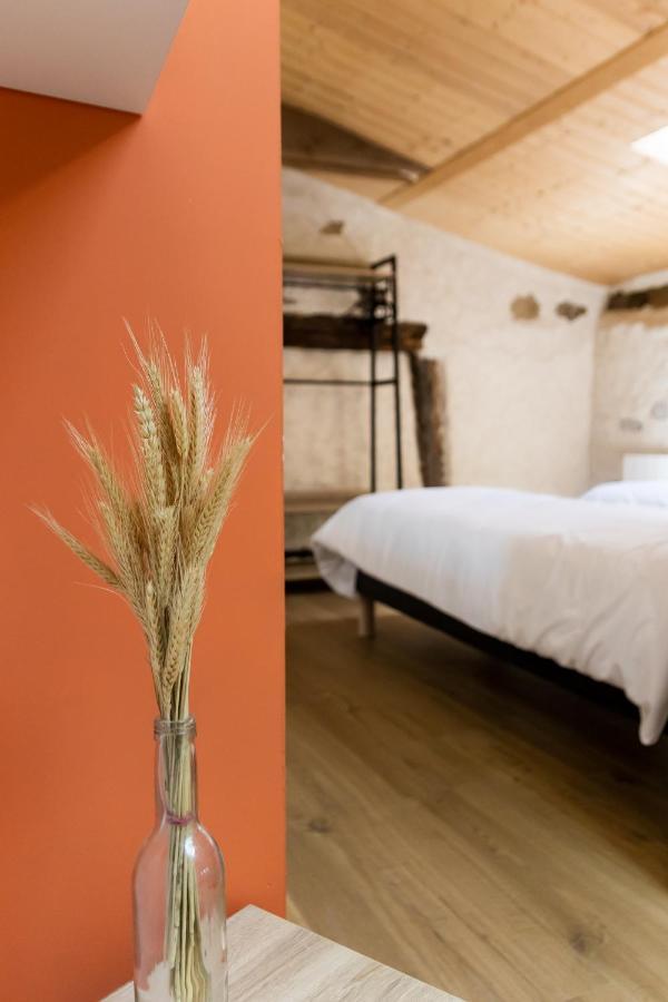 Bed and Breakfast Domaine Du Coq En Pat Augerolles Exterior foto
