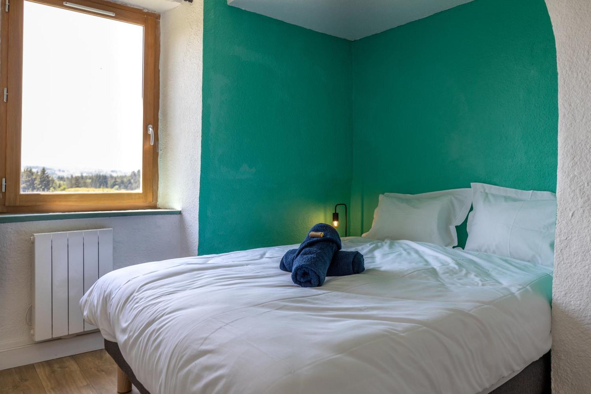 Bed and Breakfast Domaine Du Coq En Pat Augerolles Exterior foto